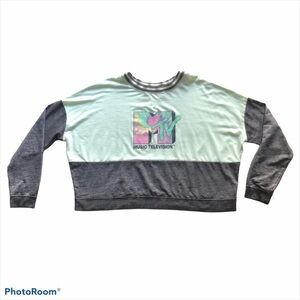 MTV Music Television 3X cropped Long sleeve shirt